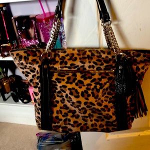 Ellen Tracy leopard purse